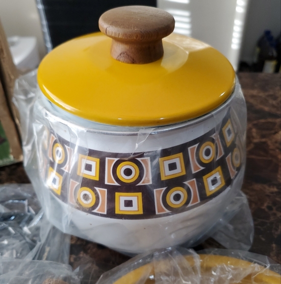 VTG Fondue Ensemble Siena 1973 NEW Imperial Int. Porcelain Steel 2 QT - Picture 3 of 11